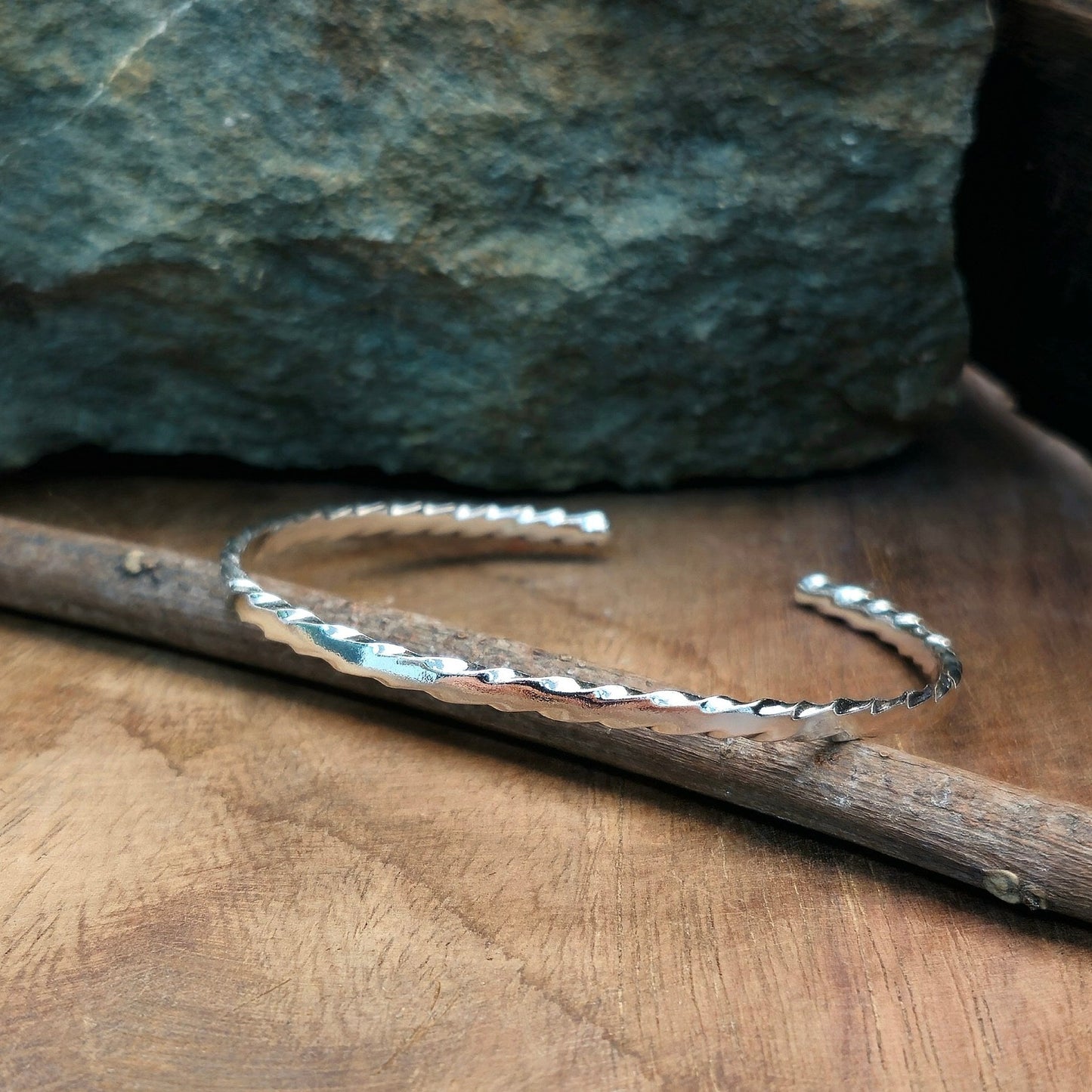 Everyday Workshop - Adjustable Twisted Bangle